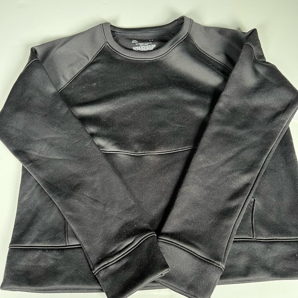 Xersion sweatshirt with kangaroo front pocket. - Picture 2 of 6